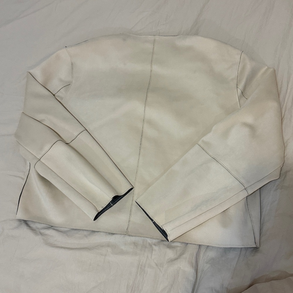 Zara Beige Cropped Jacket with Black Accents - Picture 4 of 4